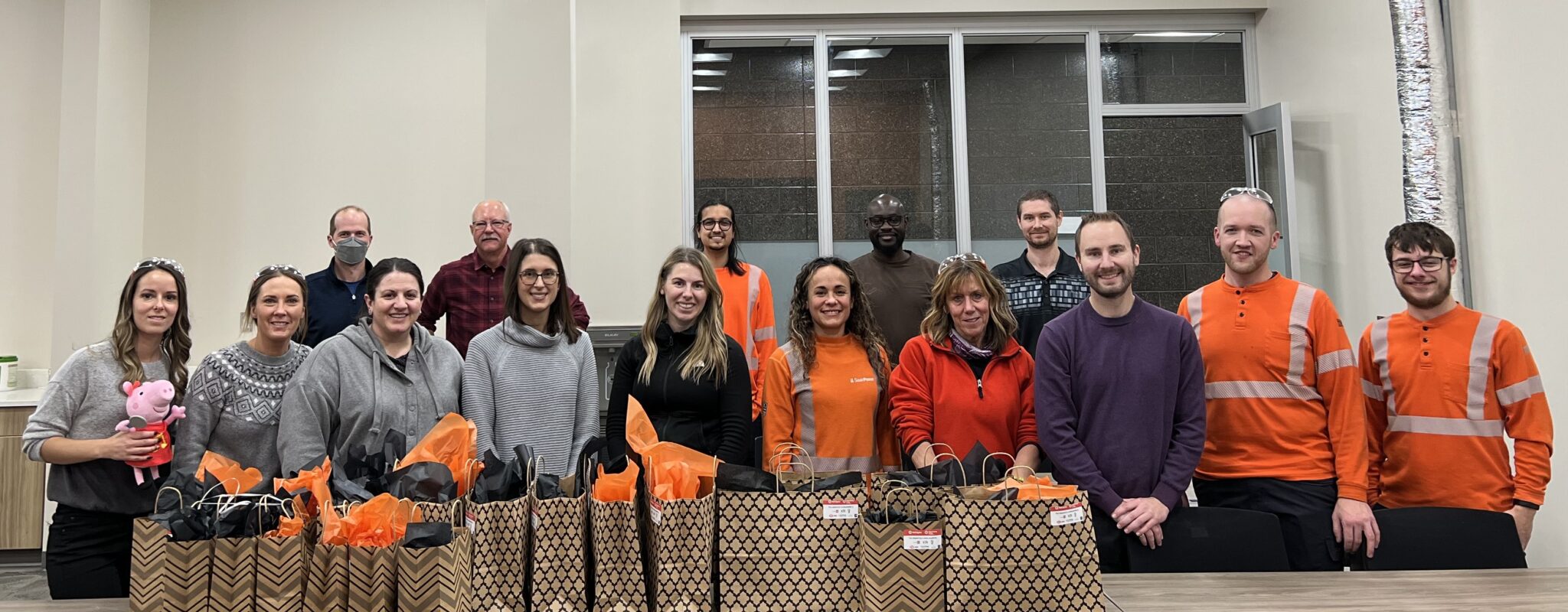 A group photo at the SaskPower build event.