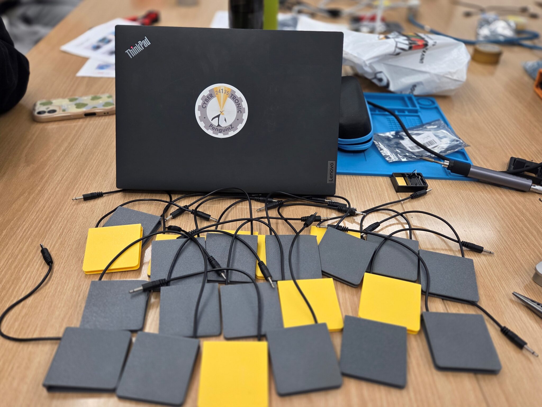 Low profile switches made by the Cybertronic Penguinz club.